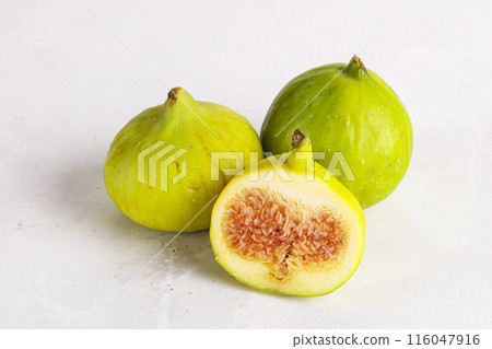 Ripe sweet juicy green fig heap Ripe sweet juicy green fig heap 116047916