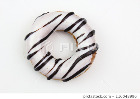 Apetite donut on white background Apetite donut on white background 116048996