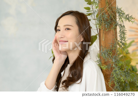 A smiling woman A smiling woman 116049270