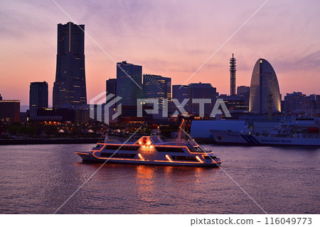 Evening scenery of Yokohama Minato Mirai Evening scenery of Yokohama Minato Mirai 116049773