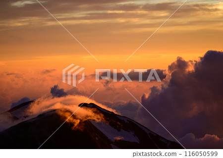 Clouds and sky dyed in the setting sun as seen from Tsurugi-Gozen Clouds and sky dyed in the setting sun as seen from Tsurugi-Gozen 116050599