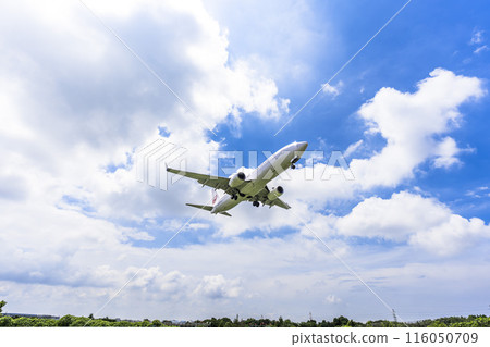 夏季 大阪機場（伊丹機場） 飛機降落大阪府豐中市 116050709