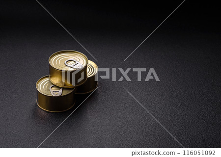 Round metal can with canned meat or fish with a key Round metal can with canned meat or fish with a key 116051092