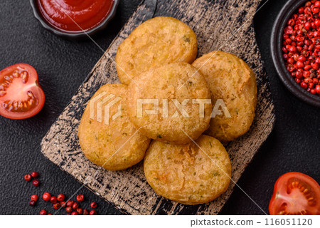 Round fish or chicken nuggets with salt and spices Round fish or chicken nuggets with salt and spices 116051120