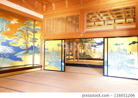 The gorgeous and luxurious Shokunin-no-Ma in the main hall of the Honmaru Palace at Kumamoto Castle 116051206