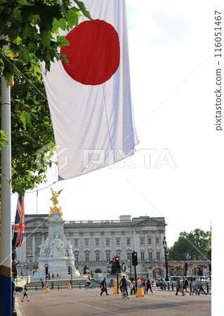 Japanese flag on the main street in front of Buckingham Palace, England Japanese flag on the main street in front of Buckingham Palace, England 116051467