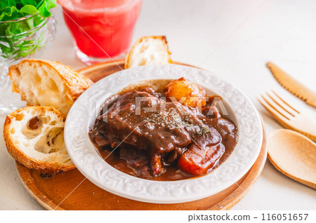 Beef tongue stew 116051657