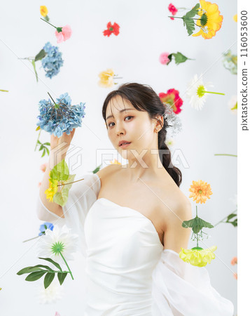 Portrait of a woman in a wedding dress, bridal photo, pre-wedding photo Portrait of a woman in a wedding dress, bridal photo, pre-wedding photo 116053600