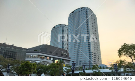 JR海濱幕張站前的世界商業花園與斑麗幕張 JR海濱幕張站前的世界商業花園與斑麗幕張 116054649
