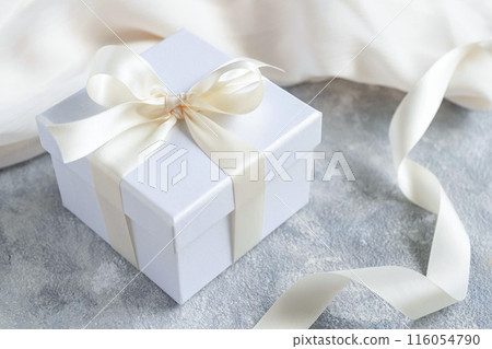 白色絲帶和禮物的圖像 白色絲帶和禮物的圖像 116054790