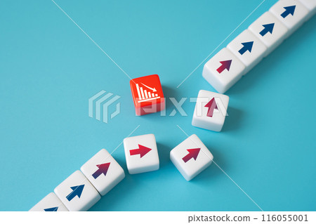 Economic problems disrupt plans and throw them off course. Loss of money. Collapse of assets value. Lose progress. 116055001