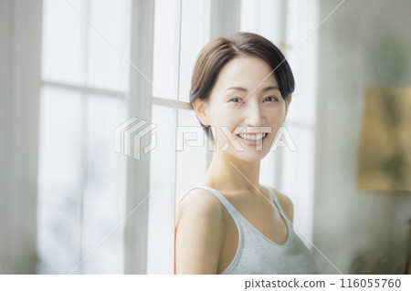 窗邊的女人 窗邊的女人 116055760