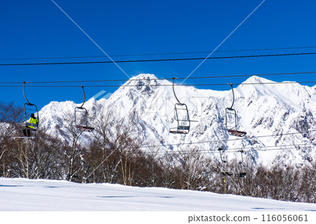 從長野縣北安郡白馬村白馬五龍滑雪場看到的五龍山（武田菱） 116056061