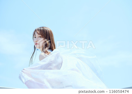 Summer woman portrait 116058474