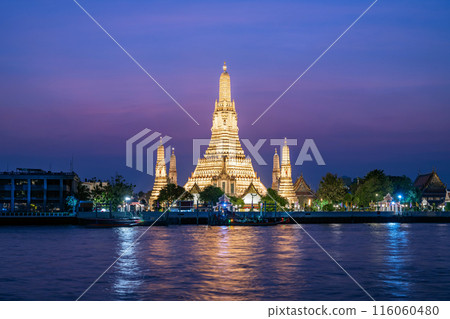 Pagoda at Wat Arun, a royal temple at Chaopraya river on twilight time, Bangkok, Thailand. 116060480