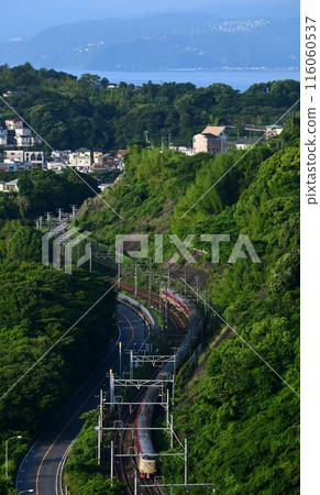 285 Series Sleeper Express Sunrise Seto/Izumo Traveling on an S-Curve 116060537