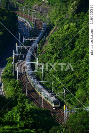 E233系列3000東海道線S曲線運行 116060555