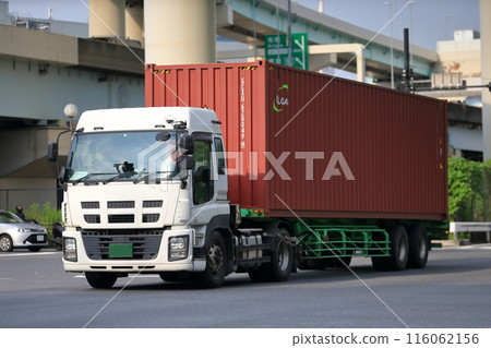 Trailer truck 116062156