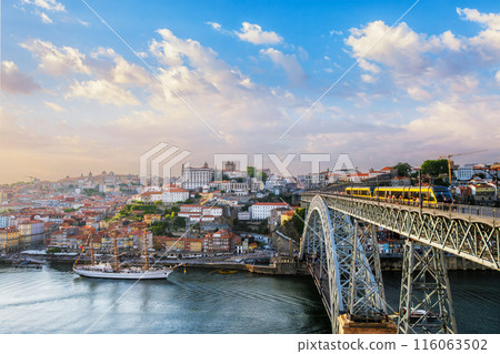 View of Porto city, Portugal, on sunset 116063502