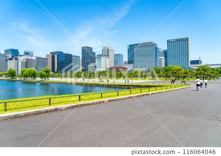 [東京] 被大自然包圍的皇居外苑和丸之內建築 116064046