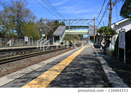 Shibutami Station platform Shibutami Station platform 116064333