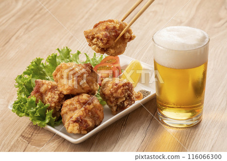 Fried chicken and beer 116066300