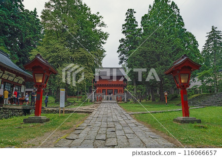 青森津輕國一宮岩山神社參道與塔門 116066657
