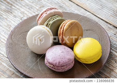 Multicolored macaroons 116066836