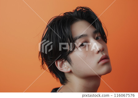 一個英俊的亞洲男人的肖像 一個英俊的亞洲男人的肖像 116067576