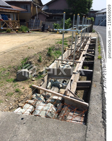 從基礎開始搭建 DIY 木柴架 從基礎開始搭建 DIY 木柴架 116068009