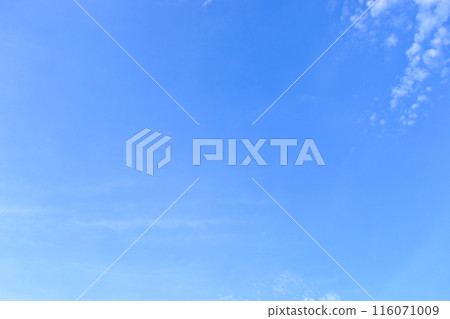 beautiful blue sky and white fluffy group of clouds in the morning, natural background 116071009