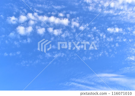 beautiful blue sky and white fluffy group of clouds in the morning, natural background 116071010