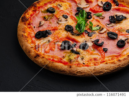 Appetizing sicilian pizza with ham and black olives 116071491