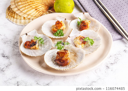 Grilled scallops shell with butter Grilled scallops shell with butter 116074485