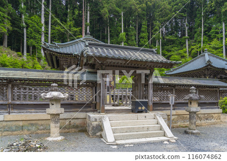 Mount Koya, Tokugawa family mausoleum, Taitoku-in (Hidetada) mausoleum 116074862