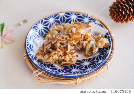 秋天的味道:舞茸天婦羅 秋天的味道:舞茸天婦羅 116075106