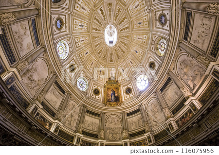 interiors of Seville cathedral, Seville, Andalusia, spain interiors of Seville cathedral, Seville, Andalusia, spain 116075956