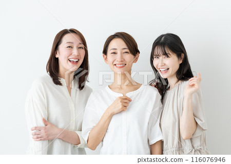 笑臉中間的女人 116076946