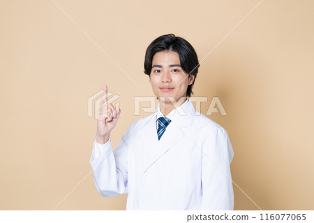 年輕的男醫生 116077065