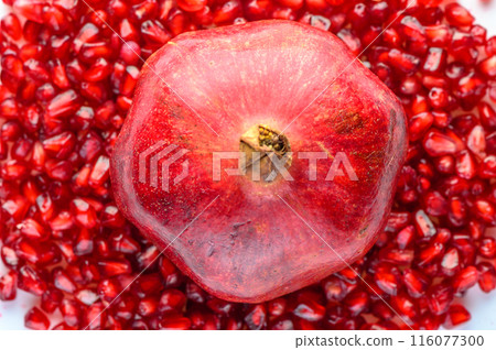 Delicious red ripe juicy pomegranate seed background texture 116077300