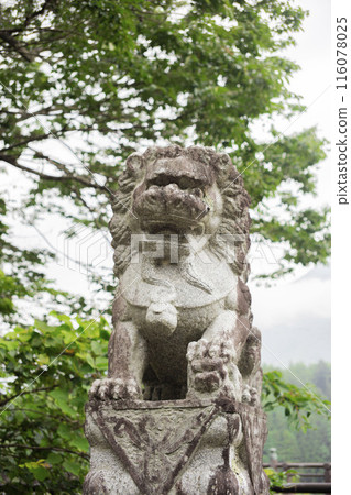 Komainu with mountains in the background Komainu with mountains in the background 116078025
