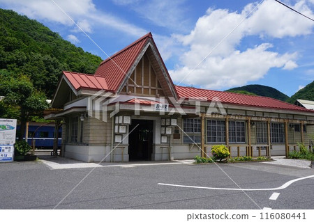 岡山縣三崎町因片上鐵道停產而保存下來的吉原車站大樓（推薦工業遺產） 116080441