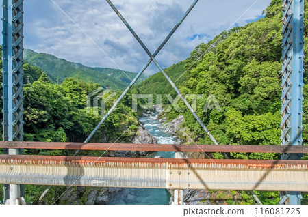 Gorge scenery (Ryonai Gorge, spectacular photo spot, old Ryonai Bridge) Odai Town, Mie Prefecture Gorge scenery (Ryonai Gorge, spectacular photo spot, old Ryonai Bridge) Odai Town, Mie Prefecture 116081725
