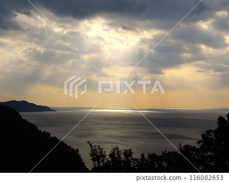 在海上日落 在海上日落 116082653