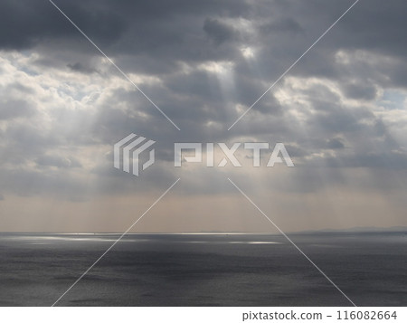 在海上日落 在海上日落 116082664