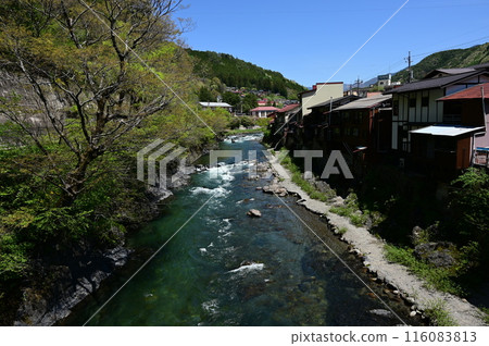 從湯人橋人行天橋看到木曾川的水流 116083813