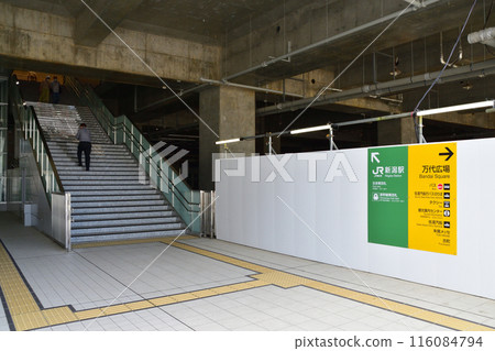 從JR東日本越後線越後赤塚站到新潟站的車窗看到的景色(2022年夏季) 從JR東日本越後線越後赤塚站到新潟站的車窗看到的景色(2022年夏季) 116084794