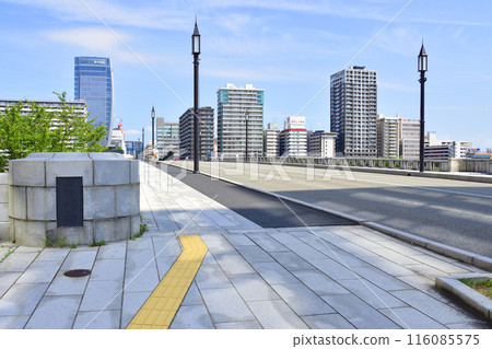 新潟縣新潟市萬代橋風景（2022年夏季） 116085575