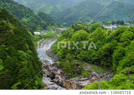 [Kiso River] Photographing the point where the river changes from a normal river to a granite area [Nezame-no-Toko] 116085718
