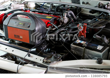 汽車電瓶充電 汽車電瓶充電 116085793